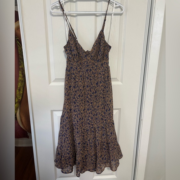 Lulu’s midi dress - Picture 1 of 4
